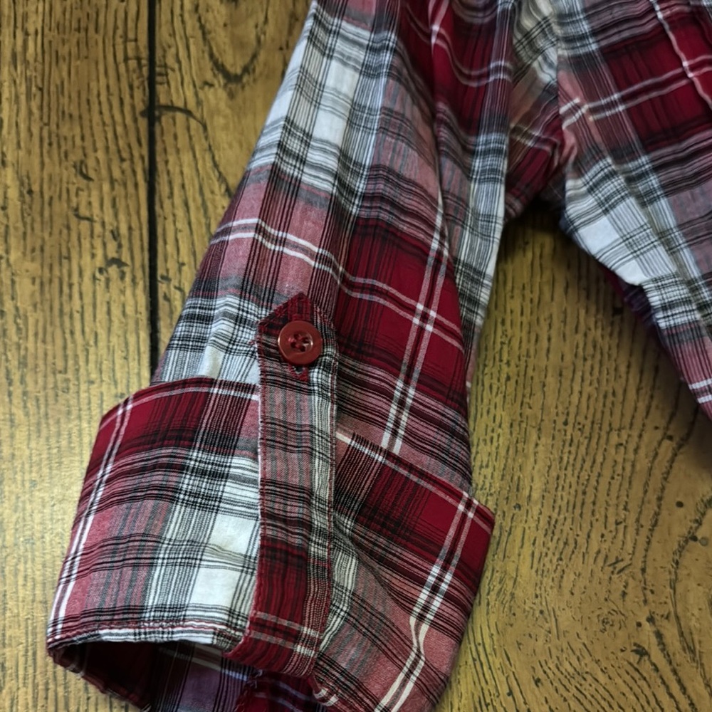Plaid Button-Up V-neck Top - Picture 6 of 11